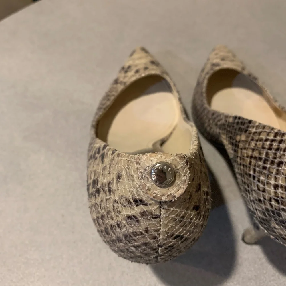 Michael Kors Beige Snakeprint Leather Pumps sz 8.5 M